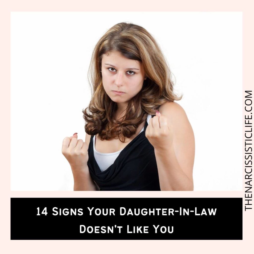 14 Signs Your Daughter-In-Law Doesn't Like You